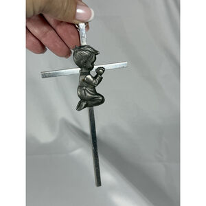 Childrens All Silver Plate Hanging Nursery Wall Cross With Praying Boy 6” Tall